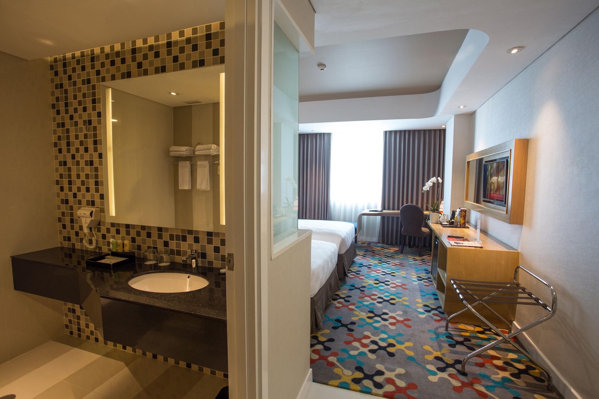 Hotel Ciputra Cibubur Managed By Swiss-Belhotel International Kültér fotó