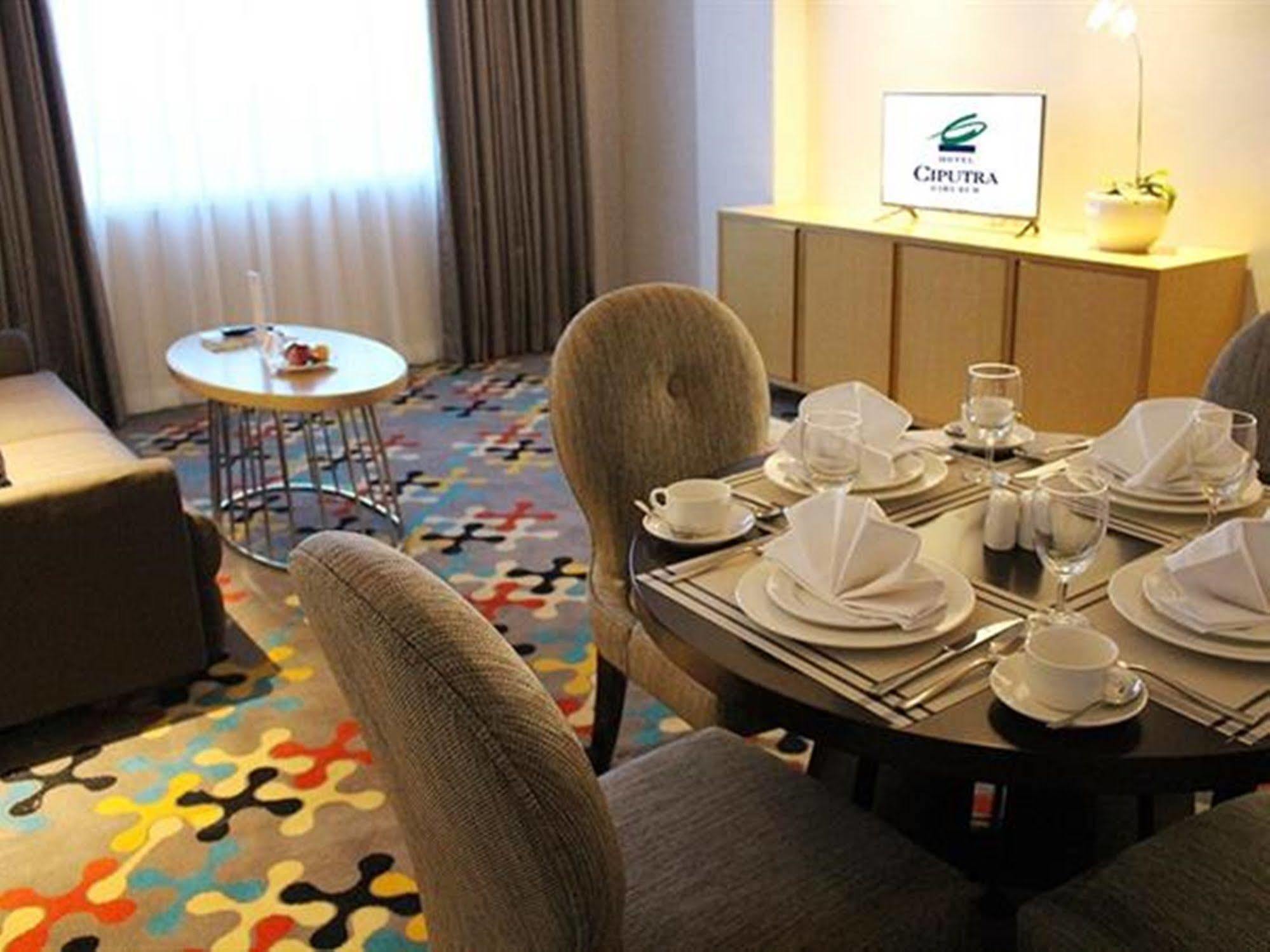 Hotel Ciputra Cibubur Managed By Swiss-Belhotel International Kültér fotó